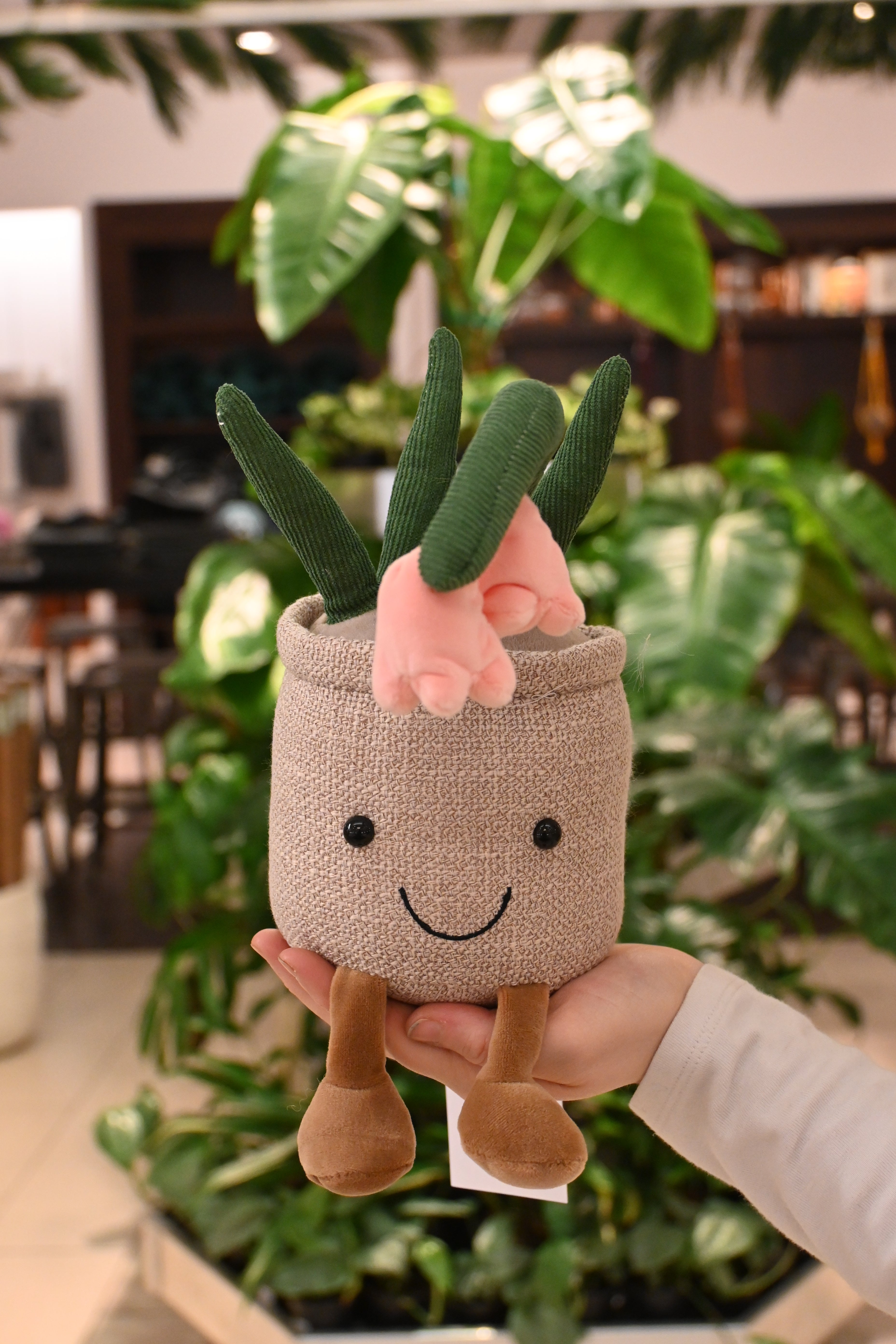 flowering-plant-plush-lost-in-the-forrest